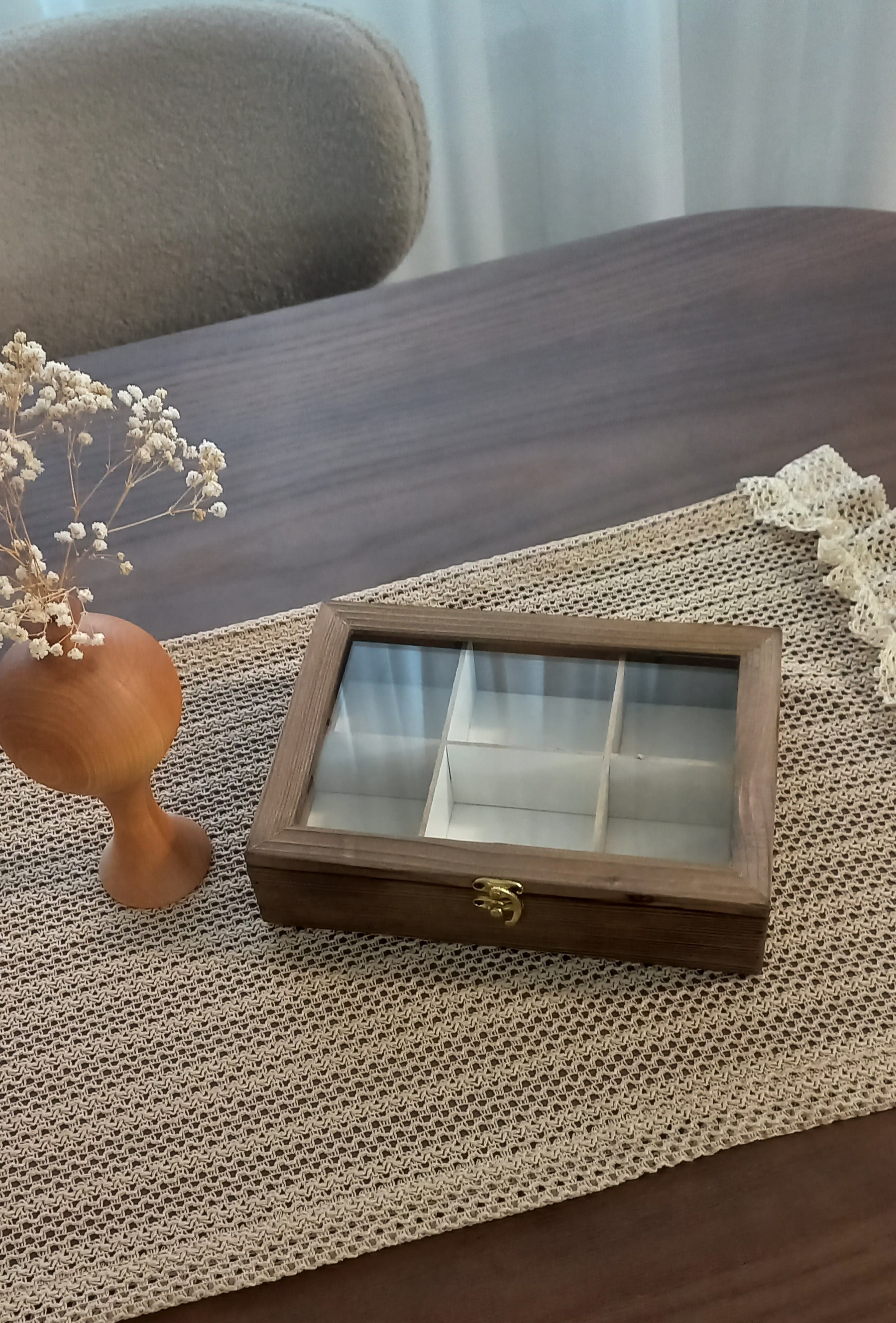 استندچوبی جا تی بگ درب دار شیشه ای ۶ خانه